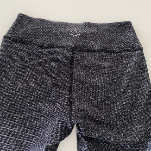 Beyond Yoga leggings - Picture 2 of 3